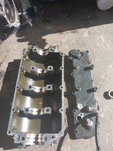Cargar imagen en el visor de la galería, F60 Yamaha 2017 powerhead, cylinder head, block, rods, pistons
