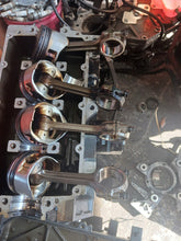 Cargar imagen en el visor de la galería, F60 Yamaha 2017 powerhead, cylinder head, block, rods, pistons
