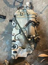 Load image into Gallery viewer, f 225 200 hp Yamaha vst FLOAT CHAMBER ASSY 69J-14180-21-00 vst 2005 four stroke COVER 69J-14182-10-00, CHAMBER 69J-14181-00-00, tested FUEL PUMP 69J-13907-03-00
