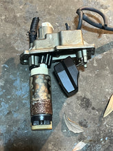 Load image into Gallery viewer, f 225 200 hp Yamaha vst FLOAT CHAMBER ASSY 69J-14180-21-00 vst 2005 four stroke COVER 69J-14182-10-00, CHAMBER 69J-14181-00-00, tested FUEL PUMP 69J-13907-03-00
