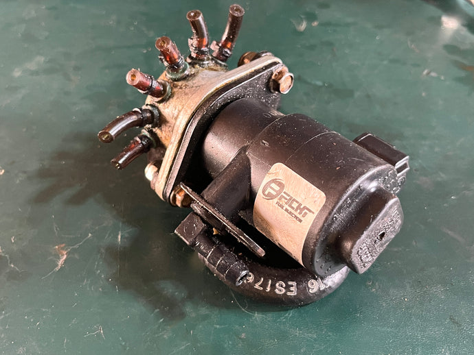 250 225 200 hp Evinrude Ficht 5000527 OIL INJECTOR & MANIFOLD ASSY two stroke OEM 05001479 0346433 BRACKET