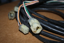 Lade das Bild in den Galerie-Viewer, OEM Yamaha two stroke outboard Trim and Oil Harness (68F-82553-90-00)
