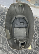 Cargar imagen en el visor de la galería, f 115 hp Yamaha 68V-42610-10-8D TOP COWLING four stroke 115 hp engine cover 2002-04
