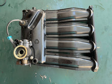 Lade das Bild in den Galerie-Viewer, 40 30 50 60 hp Mercury 877829T04 Intake MANIFOLD ASSEMBLY 877829T03, 877831A02 THROTTLE BODY 877831T, 885342001 temp SENSOR brass ASSY Four Stroke EFI OUTBOARDS
