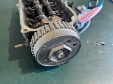 Lade das Bild in den Galerie-Viewer, BF 30 25 hp Honda 12000-ZW2-405ZA CYLINDER BLOCK ASSY without cover 14320-ZW2-F00 PULLEY
