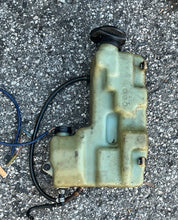 Load image into Gallery viewer, 90 hp YAMAHA OIL TANK COMP 6H1-21707-07-00, 6H1-85720-10-00 OIL LeVeL GAUGE two stroke
