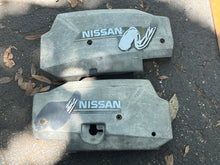 Lade das Bild in den Galerie-Viewer, 3.5 hp Tohatsu Nissan N13670042 MOTOR COVER LEFT port N13670032 313670032 COVER RIGHT strbd TWO STROKE
