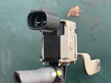 Load image into Gallery viewer, f 60 Yamaha 6C5-86120-00-00 SOLENOID VALVE intake 40-70 hp, 6BG-86112-10-00 STAY, SOLENOID
