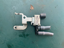 Load image into Gallery viewer, f 60 Yamaha 6C5-86120-00-00 SOLENOID VALVE intake 40-70 hp, 6BG-86112-10-00 STAY, SOLENOID
