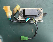 Lade das Bild in den Galerie-Viewer, BF 150 135 115 hp Honda 38550-ZY6-003 POWER TILT RELAY ASSY four stroke pre 1997-up
