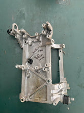 Load image into Gallery viewer, f 60 Yamaha 6C5-81822-00-00 STARTING MOTOR BRACKET 2014-2022 50 60 hp
