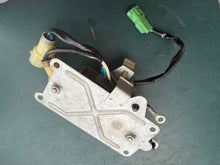 Lade das Bild in den Galerie-Viewer, BF 150 135 115 hp Honda 38550-ZY6-003 POWER TILT RELAY ASSY four stroke pre 1997-up
