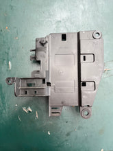 Cargar imagen en el visor de la galería, DF 40 50 hp Suzuki 32890-87J21 ELECTRIC PARTS HOLDER bracket cdi ecu
