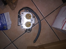 Load image into Gallery viewer, used DT 90 hp suzuki carb assy also compatible w DT100
