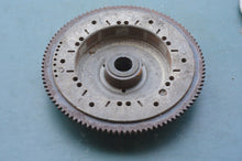 Lade das Bild in den Galerie-Viewer, 115 90 88 hp Johnson Evinrude flywheel 582629 0582629 Two Stroke v4
