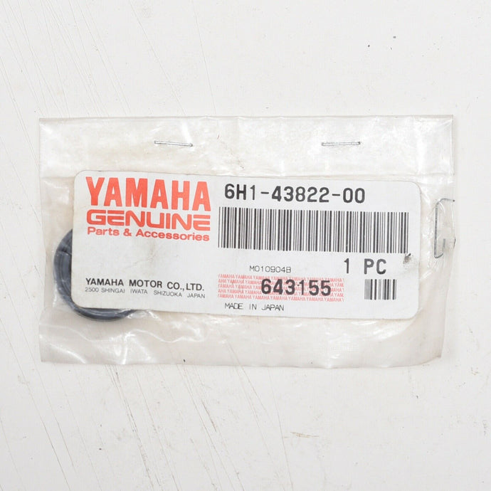70, 90 hp Yamaha 6h1-43822-00 seal, trim dust