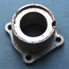 Load image into Gallery viewer, DT 150 175 200 225 Suzuki Driveshaft Bearing Housing 56130-87d00
