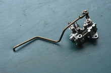 Lade das Bild in den Galerie-Viewer, 60B 60C 70B 70C Tohatsu Nissan  Oil Pump &amp; linkage
