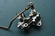 Lade das Bild in den Galerie-Viewer, 60B 60C 70B 70C Tohatsu Nissan  Oil Pump &amp; linkage
