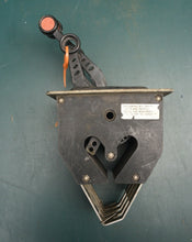 Lade das Bild in den Galerie-Viewer, Morse dual top mount control (for twin motors)
