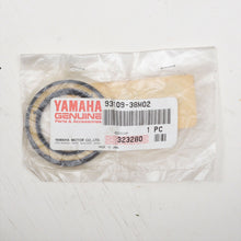 Lade das Bild in den Galerie-Viewer, 115 130 150 175 200 220 225 HP Yamaha 93109-38m02 oil seal
