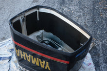 Load image into Gallery viewer, 250 hp Yamaha TOP COWLING 61A-42610-41-EK ASSEMBLY engine cover 76 Degree  V-x 225 hp Two Stroke HPDI 1991 - 1993

