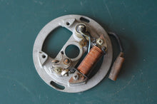 Cargar imagen en el visor de la galería, 4 hp OMC Johnson Stator 54613, OMC Evinrude
