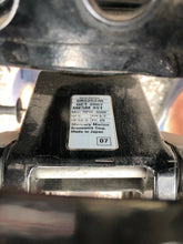 Cargar imagen en el visor de la galería, 4 5 6, HP Mercury 4 stroke carbureted 20 inch midsection w working tiller assy
