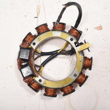 Load image into Gallery viewer, 185 200 275 300 hp oem johnson-evinrude 35 amp stator 0582574 582574
