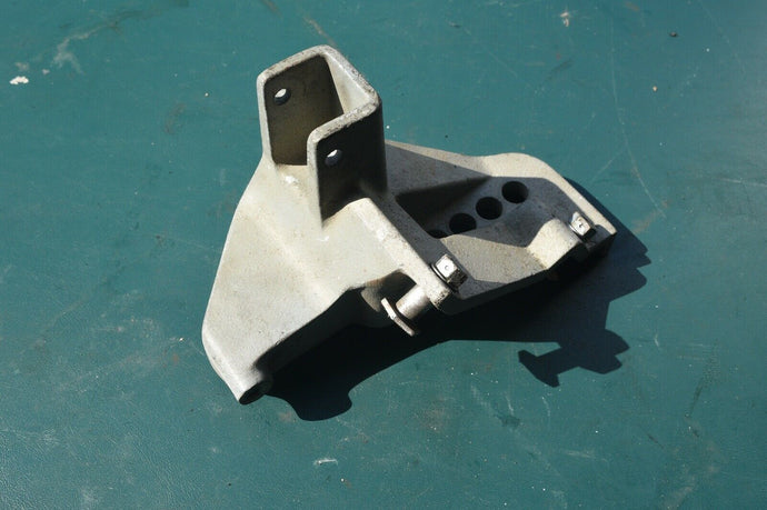 OMC Johnson & Evinrude 1970-88 Power Tilt Lower Bracket 122771