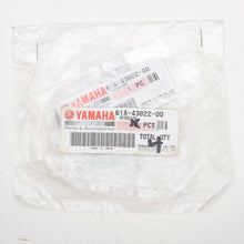 Cargar imagen en el visor de la galería, 225 250 300 hp Yamaha 61a-43822-00 seal dust, power trim &amp; tilt assy
