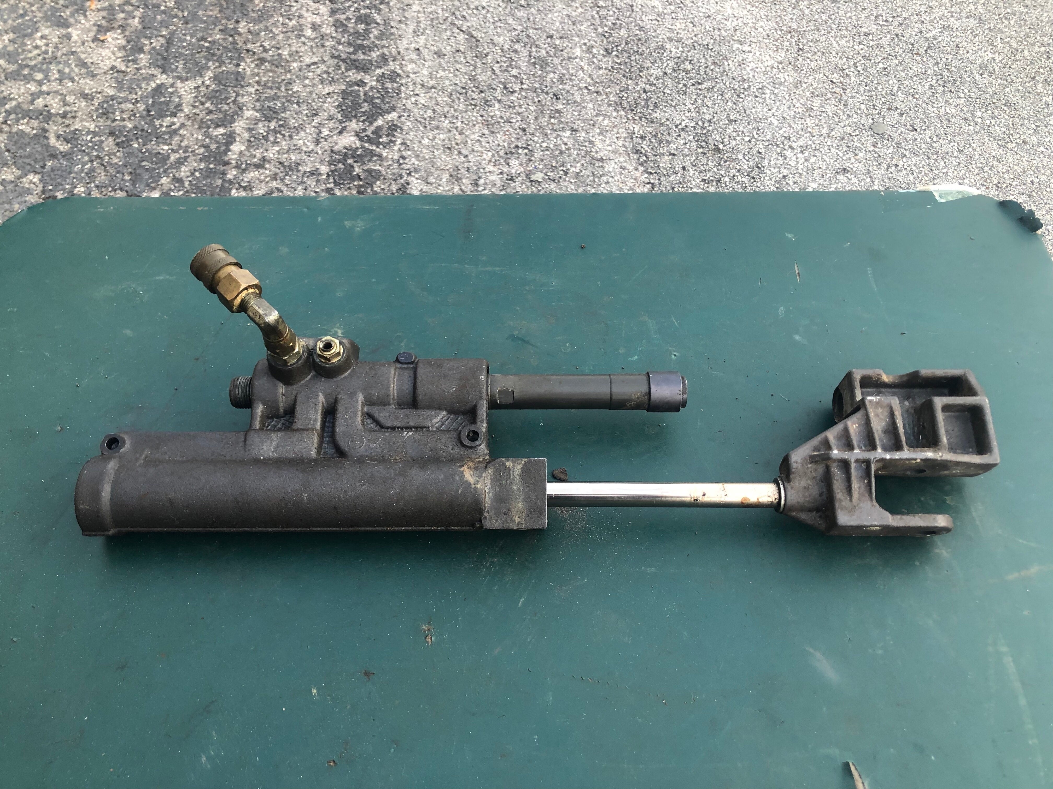 Mercruiser Steering actuator hb 92 612602, 1998 5.7 Gsi Volvo Penta S