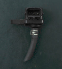 Cargar imagen en el visor de la galería, DF 40 50 60 70 HP Suzuki Map Sensor 18590-80c40
