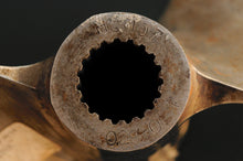 Load image into Gallery viewer, Mercruiser Bravo Left-handed Racing Prop hc107
