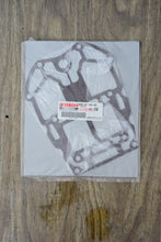 Cargar imagen en el visor de la galería, 200 225 250 300 hp Yamaha EXHAUST MANIFOLD GASKET 6d0-41134-00 upper casing Vmax V6 Two Stroke
