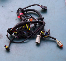 Lade das Bild in den Galerie-Viewer, 25 30 15 hp Evinrude E-tec 587061 0587061 ENGINE HARNESS Assembly two stroke
