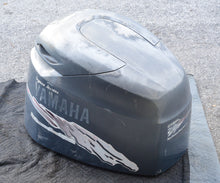 Cargar imagen en el visor de la galería, 200 HP Yamaha HPDI Cowling 68F-42610-40-4D two stroke 2.6 Liter, 150 hp
