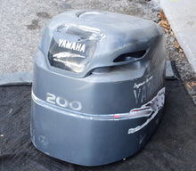 Cargar imagen en el visor de la galería, 200 HP Yamaha HPDI Cowling 68F-42610-40-4D two stroke 2.6 Liter, 150 hp
