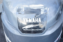 Cargar imagen en el visor de la galería, 200 HP Yamaha HPDI Cowling 68F-42610-40-4D two stroke 2.6 Liter, 150 hp
