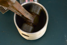 Load image into Gallery viewer, OMC Pistons (2) 3027P2, Wiseco Marine 3020KD, bore 3.0200-3.0210, 25, 28, 30 and 35 hp 2 cylinder two stroke johnson evinrude  outboards
