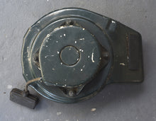 Load image into Gallery viewer, 7.5 9.8 hp Gamefisher recoil, pull-start top FT3139-1 - REWIND KEY NLA, Mercury Force
