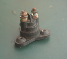 Lade das Bild in den Galerie-Viewer, 25 - 250 hp Evinrude E-tec 0586774 586774 starter solenoid Two Stroke OEM tested
