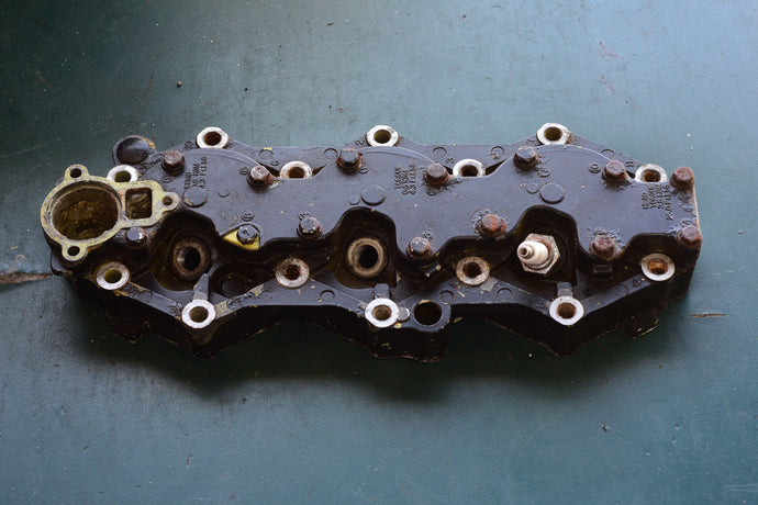 40 50 Hp Tohatsu Nissan Cylinder Head 3C8B010012, two stroke 3 cylinder