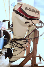 Cargar imagen en el visor de la galería, Super clean 40 hp Evinrude E-tec  20&quot; shaft, with video of operational motor
