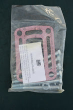 Load image into Gallery viewer, Barr Outboard Riser Installation hardware
