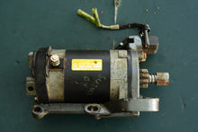 Cargar imagen en el visor de la galería, DT 150 175 200 DF 60 70 HP Suzuki Starter Motor 31100-87d10 with bracket 31911-87d11 (bracket only for DT application) S114-551A
