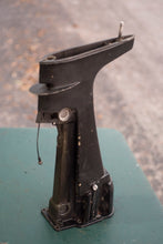 Lade das Bild in den Galerie-Viewer, 7.5 9.8 hp Mercury drive shaft housing 8451a1, short shaft, merc 110 two stroke
