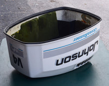 Lade das Bild in den Galerie-Viewer, 115 90 hp Johnson Ocean Pro top cowl 0435094 two stroke - missing latch
