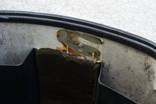 Lade das Bild in den Galerie-Viewer, 115 90 hp Johnson Ocean Pro top cowl 0435094 two stroke - missing latch
