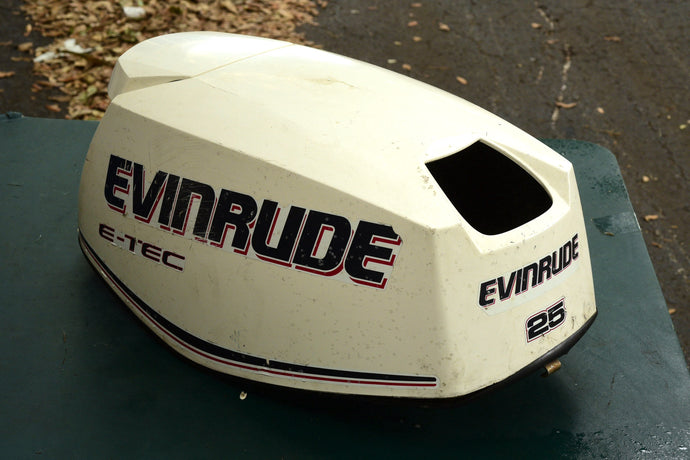 25 30 hp Evinrude E-tec top engine cover cowl 285824 0285824 two stroke BRP